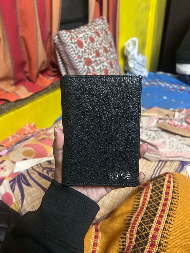 Eske Black Leather Wallet