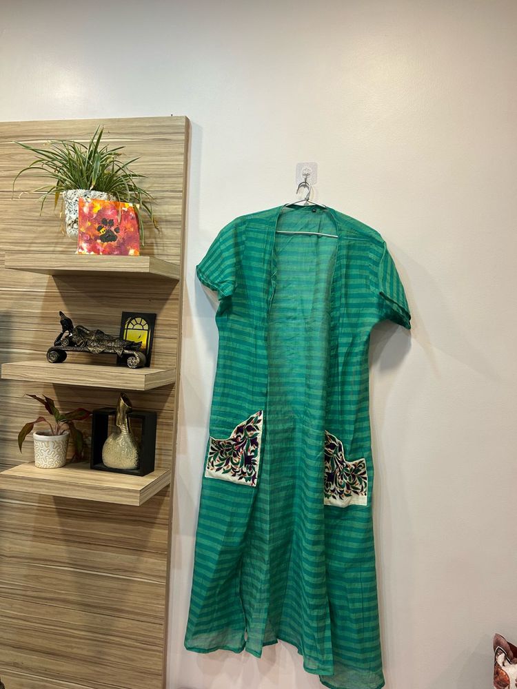 Elegant Green Shrug with Embroidered Pockets