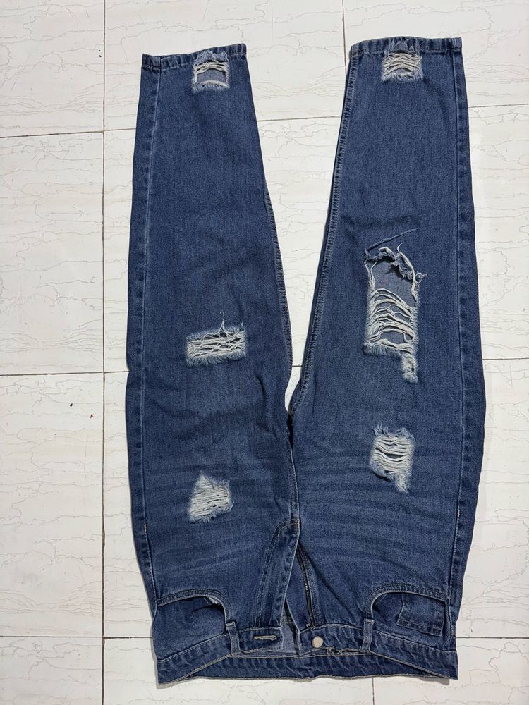 Ripped Boyfriend Jeans