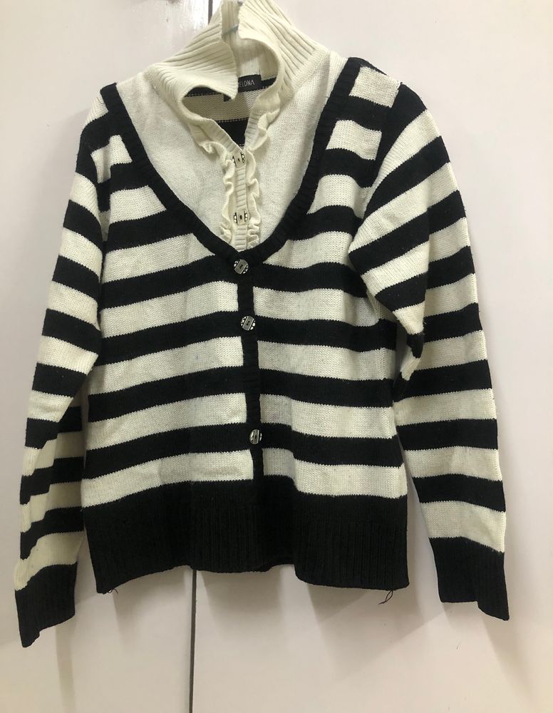 Woolen Strapped Sweater