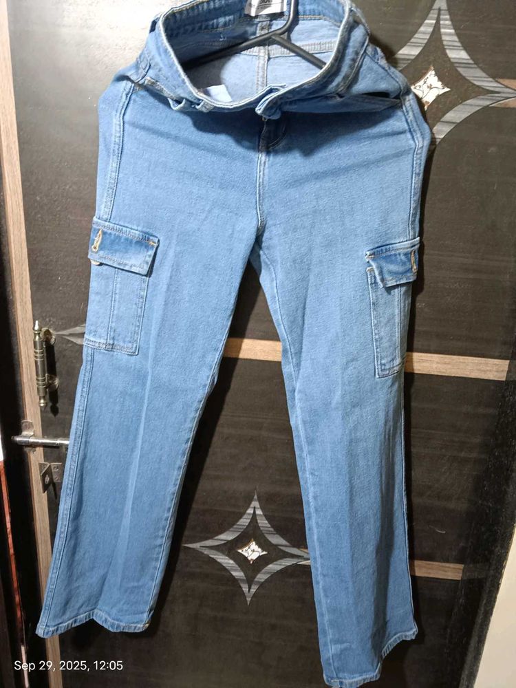 Light Wash  Straight Fit Jeans