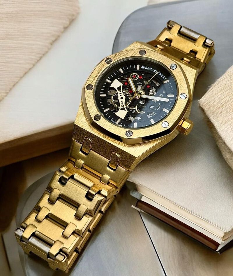 AUDEMARS PIGUET AUTOMATIC WATCH
