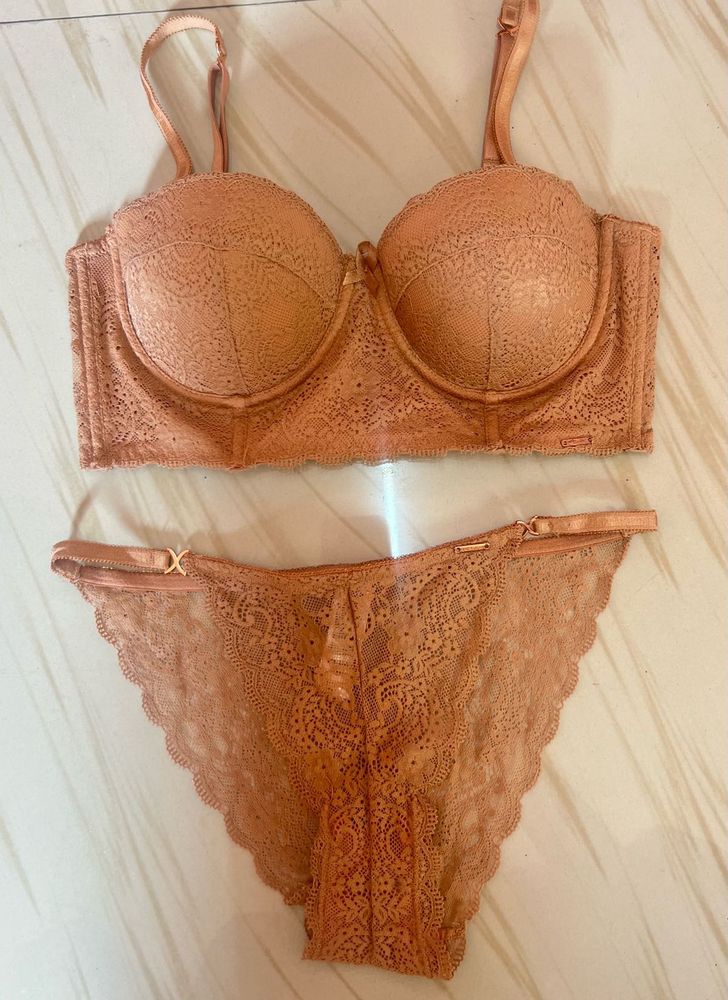 Brand New Lace Lingerie Set (Dubai Purchase)