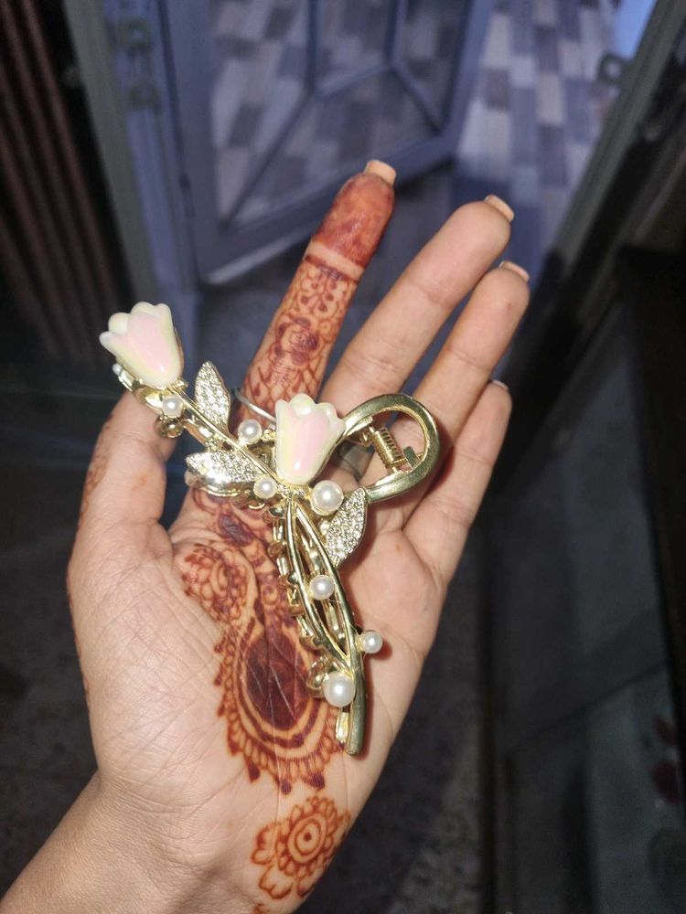 Korean Golden N Pink Tulip Hair Clutcher
