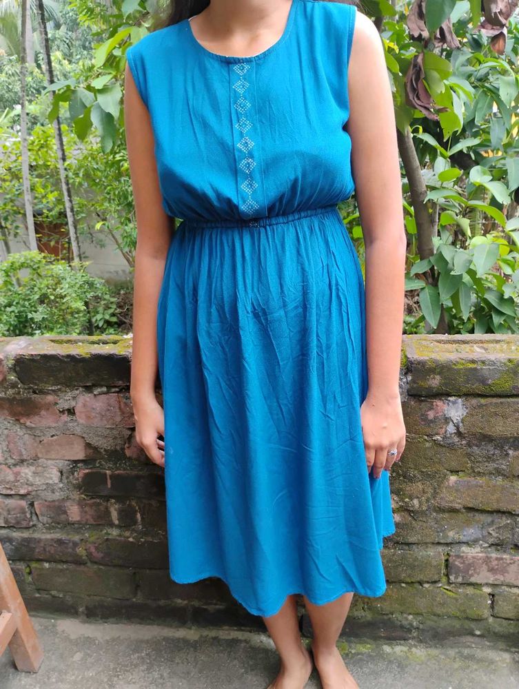 Blue Sleeveless Midi Dress