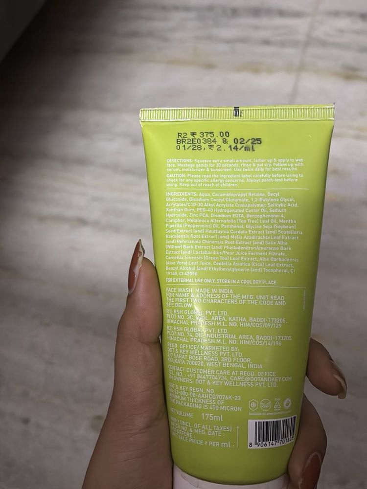 Dot &amp; Key Face Wash
