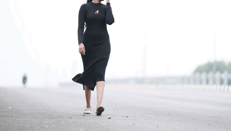 Chic Black Midi Bodycon Dress