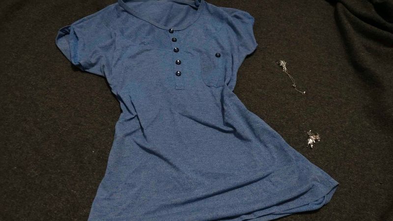 Fitted Preloved Top✨ Blue Half Sleeve