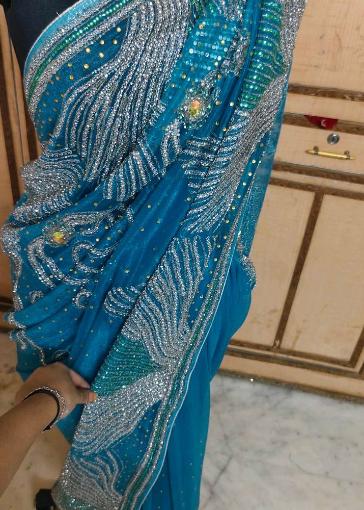 beautiful 😻 fully sa work net Saree 🔥