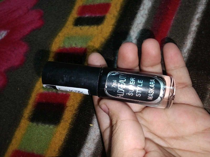 Huda Beauty Super Style Mascara