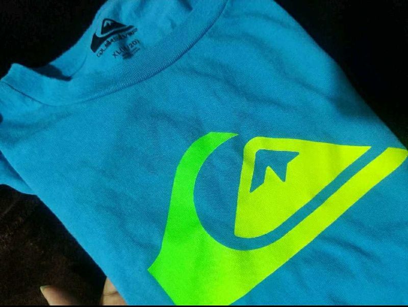 Premium Quiksilver Cyan Blue Tee – Rare Piece
