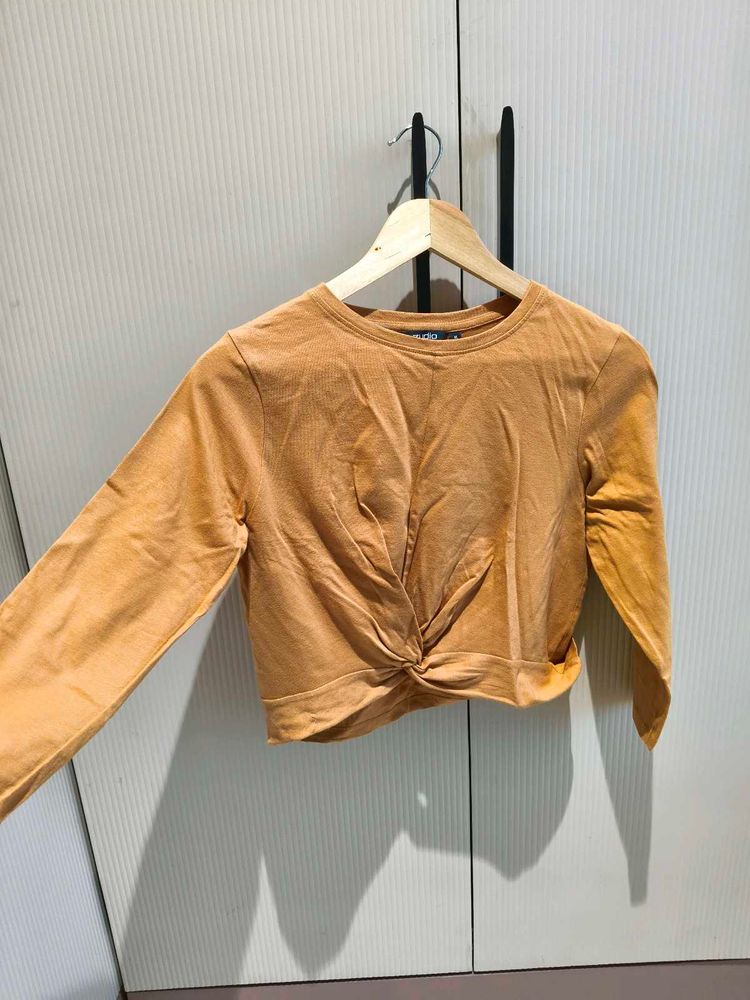 Cute Twist Front Crop Top