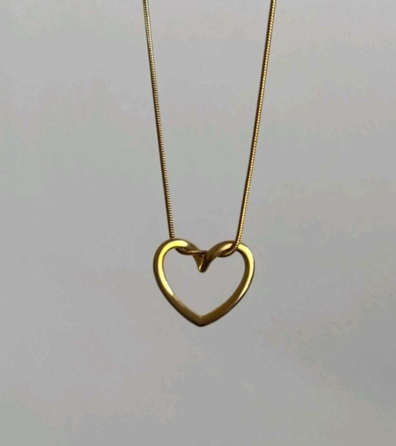 Hollow Heart Neck Chain