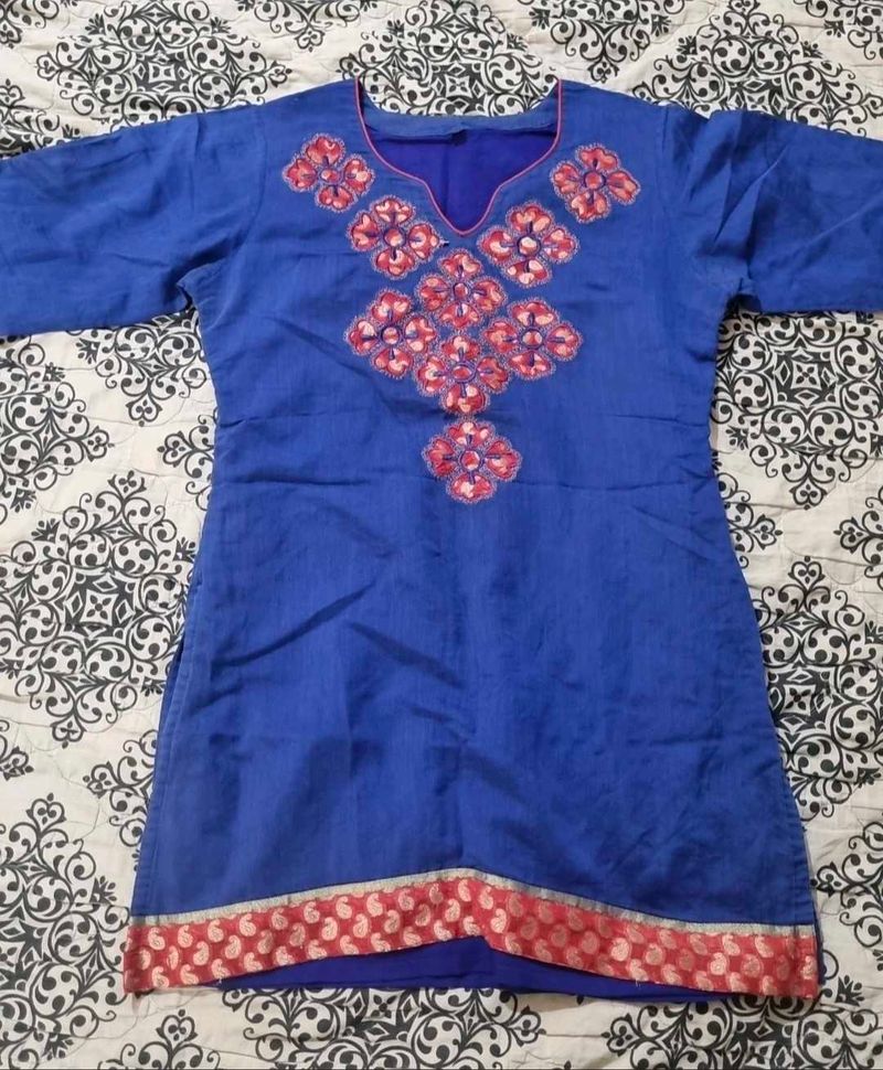 Blue And Red Short Kurti ✨️🪻