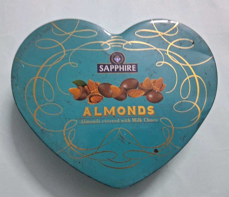 Sapphire Almonds Heart Tin