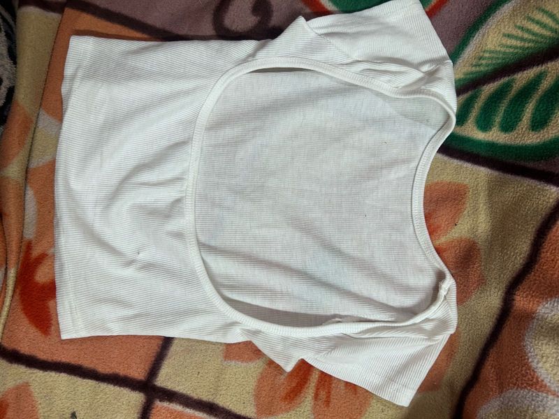 White Sleeveless blackless Top