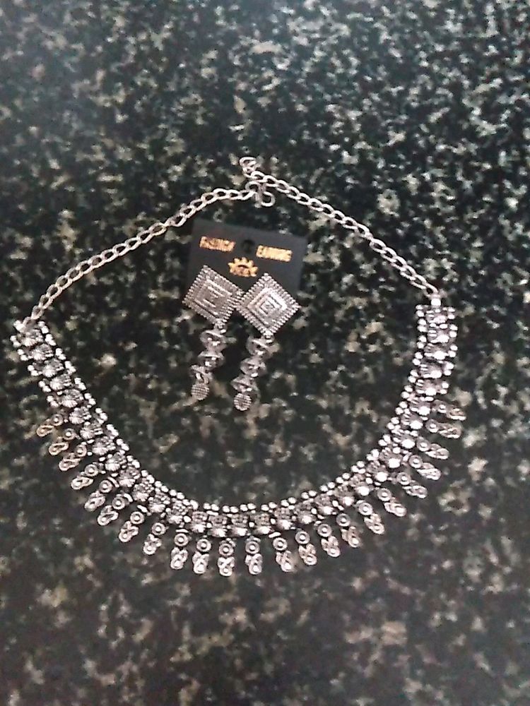 Exclusively Beautiful, Absolutely New Metal Artificial Set...