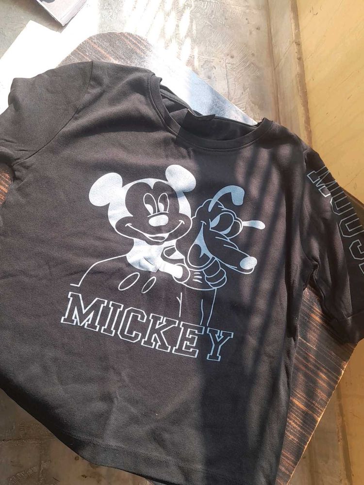 Mickey Mouse Graphic crop tee