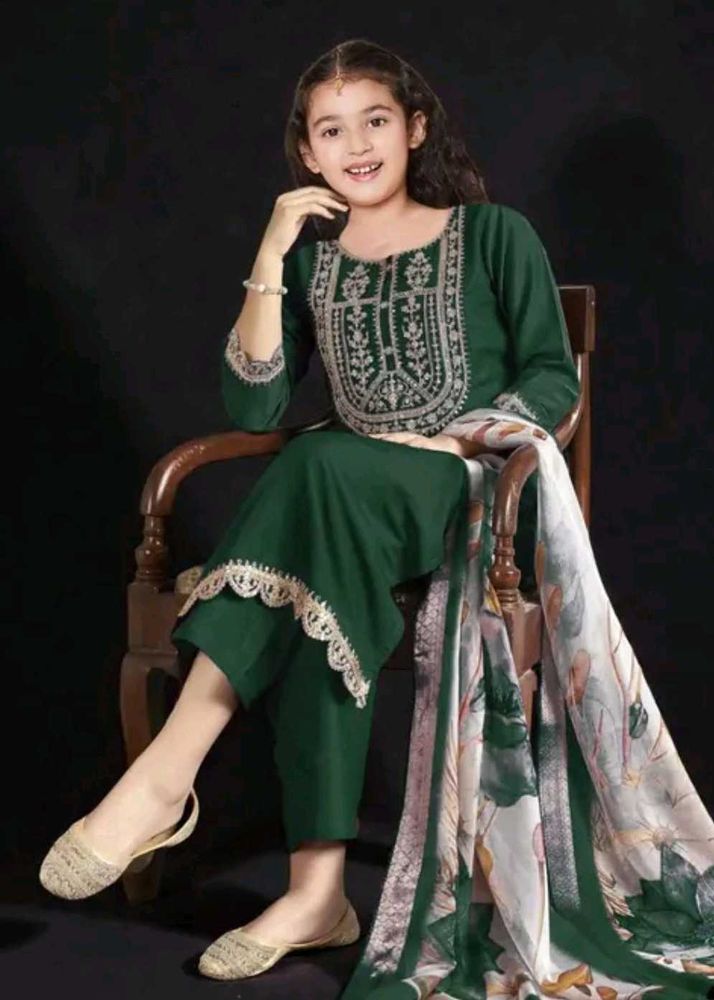 Emerald Green Embroidered Kurta Set