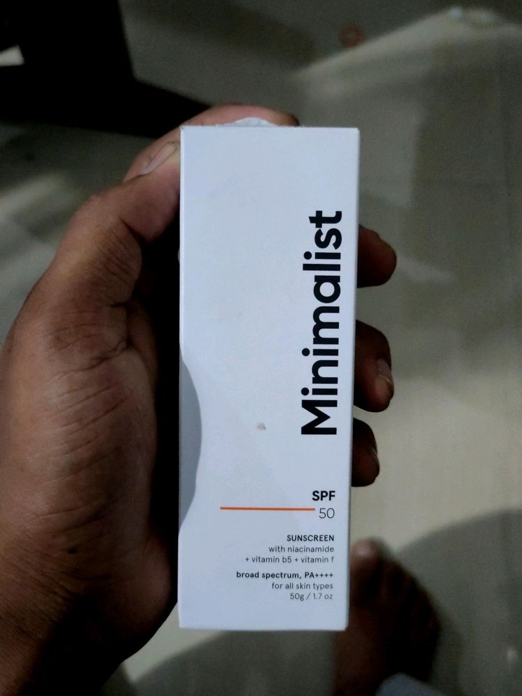 Minimalist Sunscreen (SPF 50)