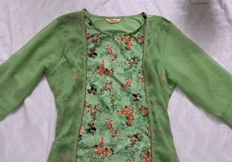 ⭐️Pretty Festive A line Straight Kurti