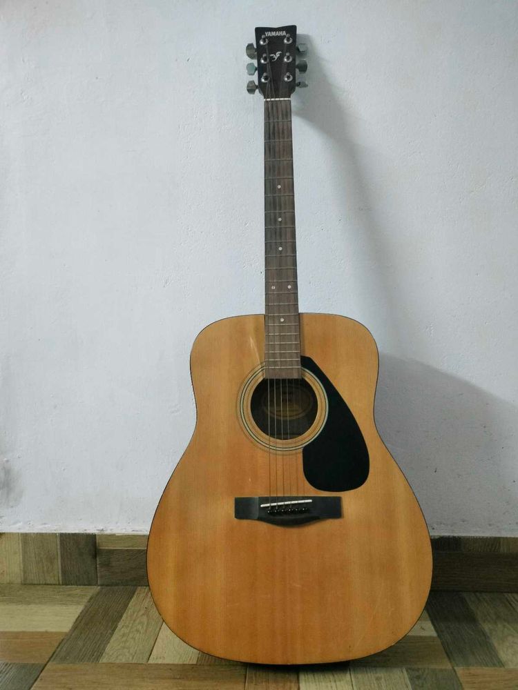 Yamaha Acoustic Guitar