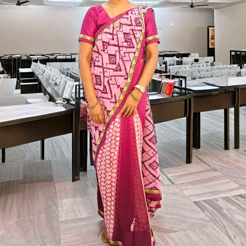 Pink Geometric Print Saree