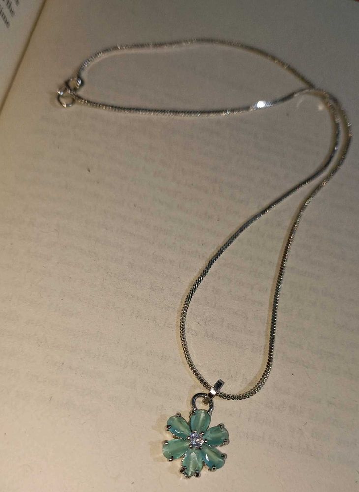 Flower Pendant Necklace