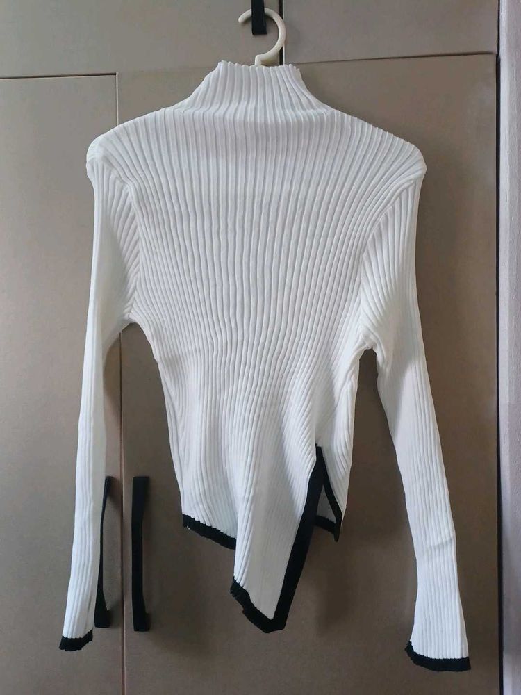 Elegant White Knit Top