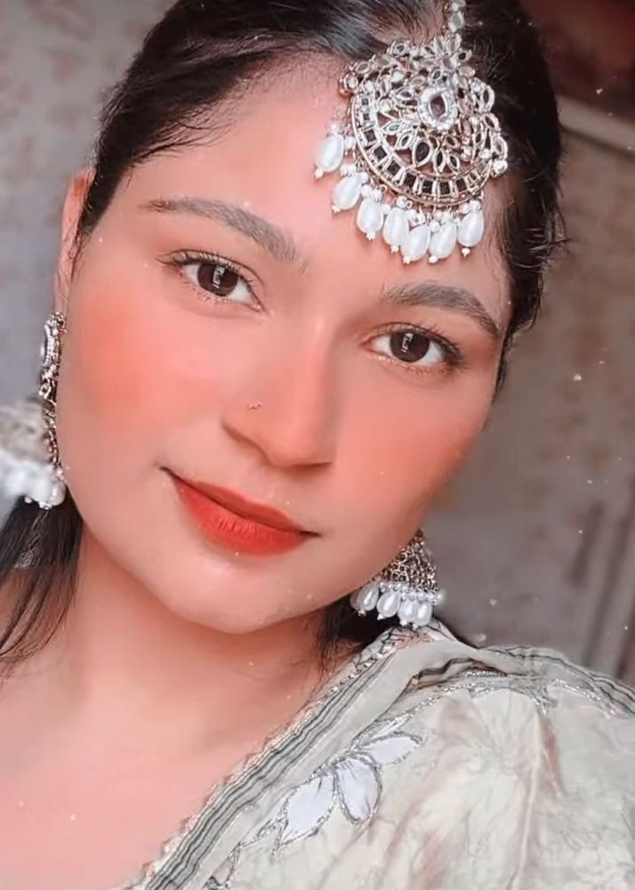 Beautiful Mirror Pearl Bahubali Earrings Tikka Set