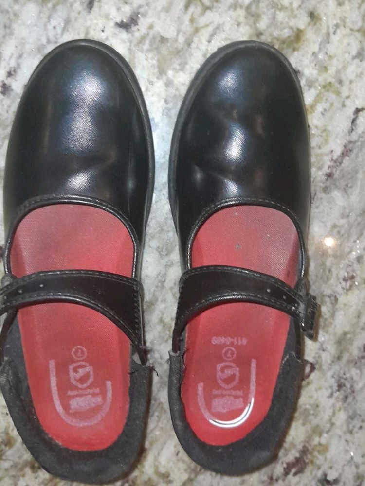 Bata Black School Shoes, Size - 7