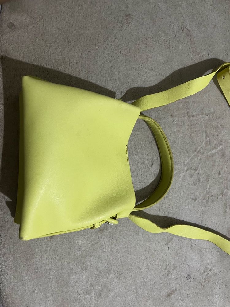 Solid StructuredHandheld Bag, NonDetachable Strap