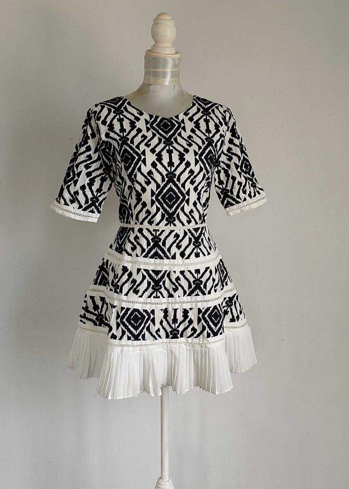 Black &amp; White Print Mini Dress