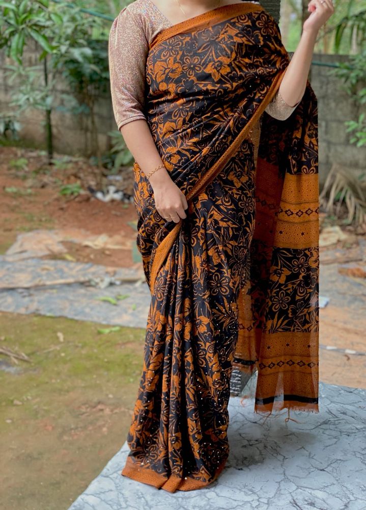 Elegant Floral Print Saree