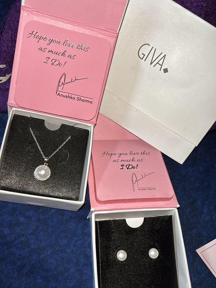 Giva Gift Set Pendant And Ear Tops