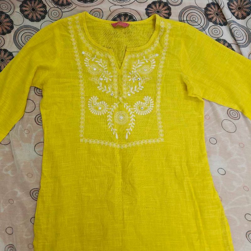 Yellow Embroidered Kurta with free jhumkas