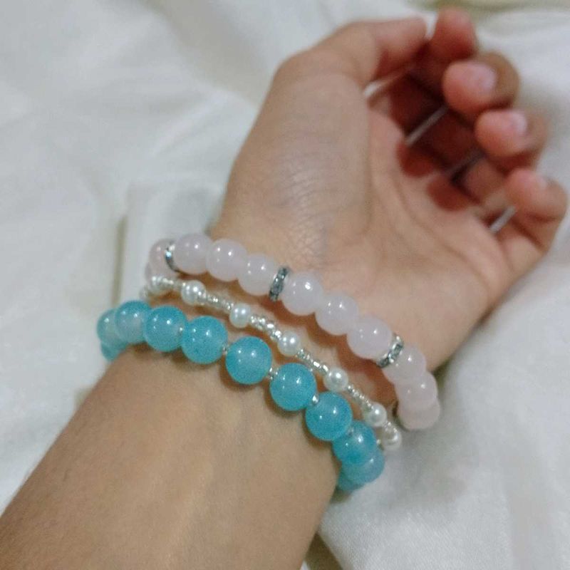 Pinterest Women&#39;s White &amp; Blue Bracelet
