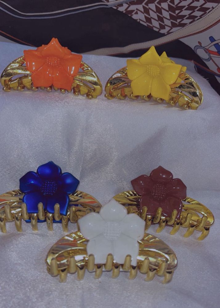 Chic Floral Gold Claw Hair Clips