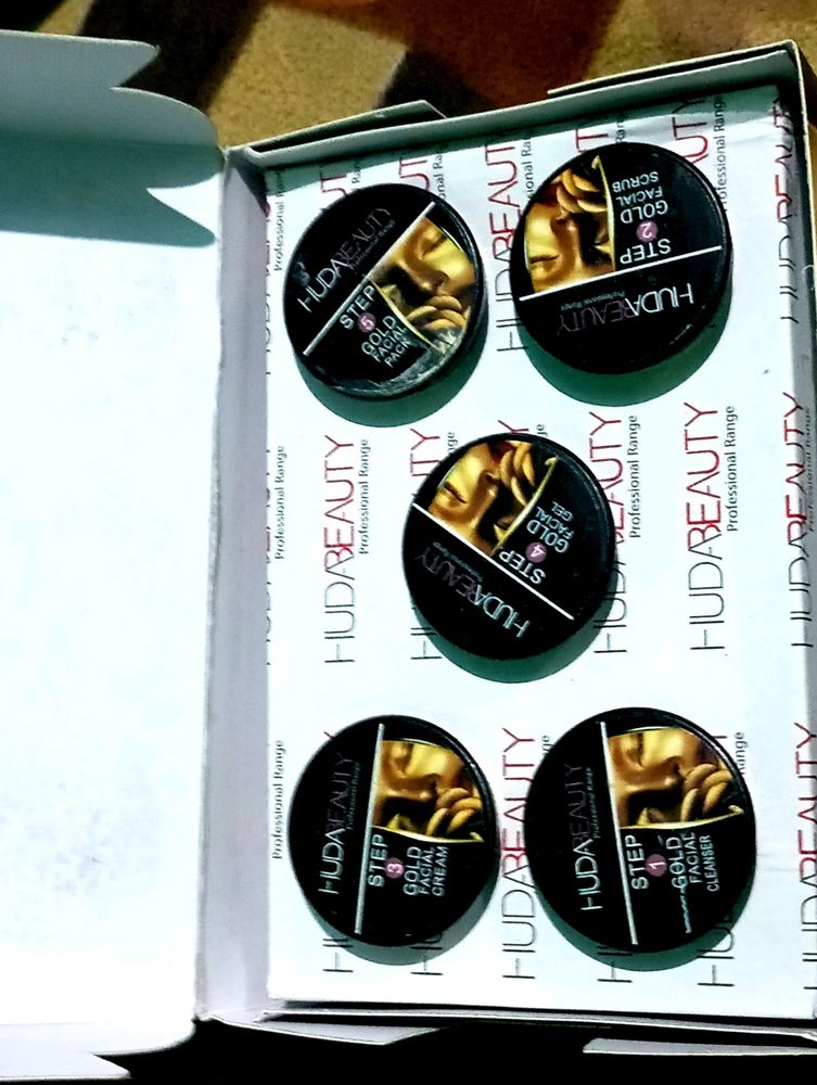 Huda Beauty Facial Kit 1 In 5