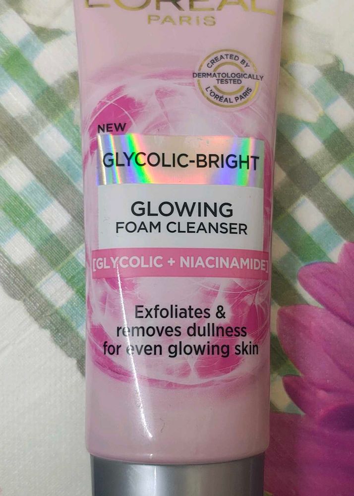 L&#39;Oreal Glycolic Bright Foaming Cleanser