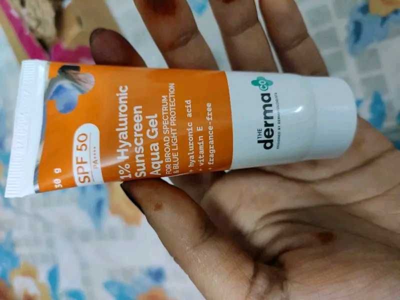 The Derma Co.1% Hyaluronic Sunscreen SPF 50 Aqua G