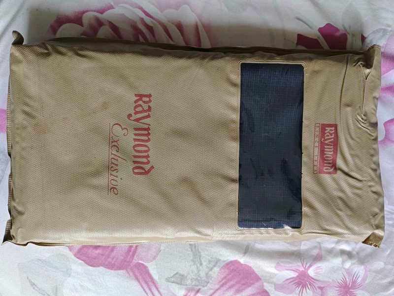 Men Raymond exclusive suiting cloth fabric