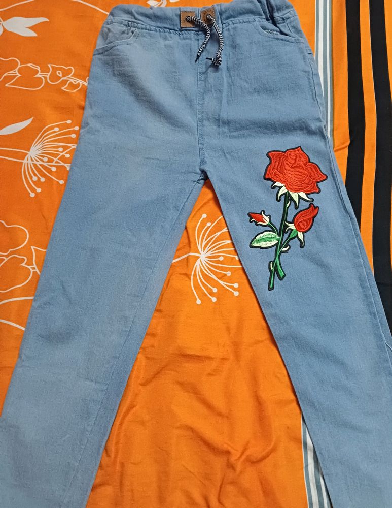 Flower 🌺 denim Jeans 👖
