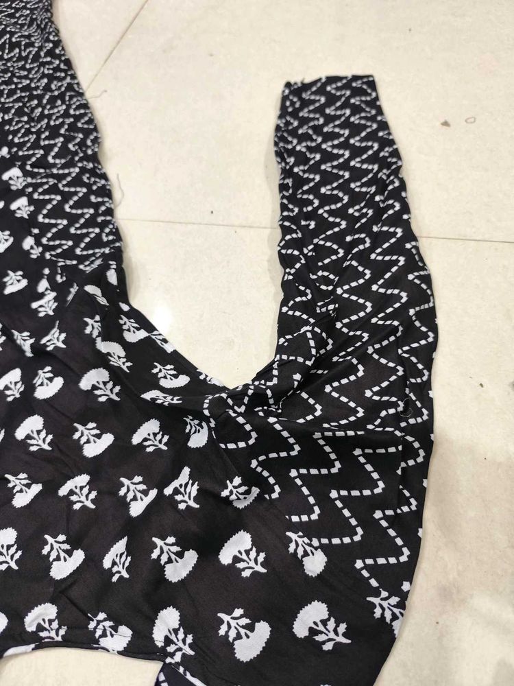 Black &amp; White Printed Leggings