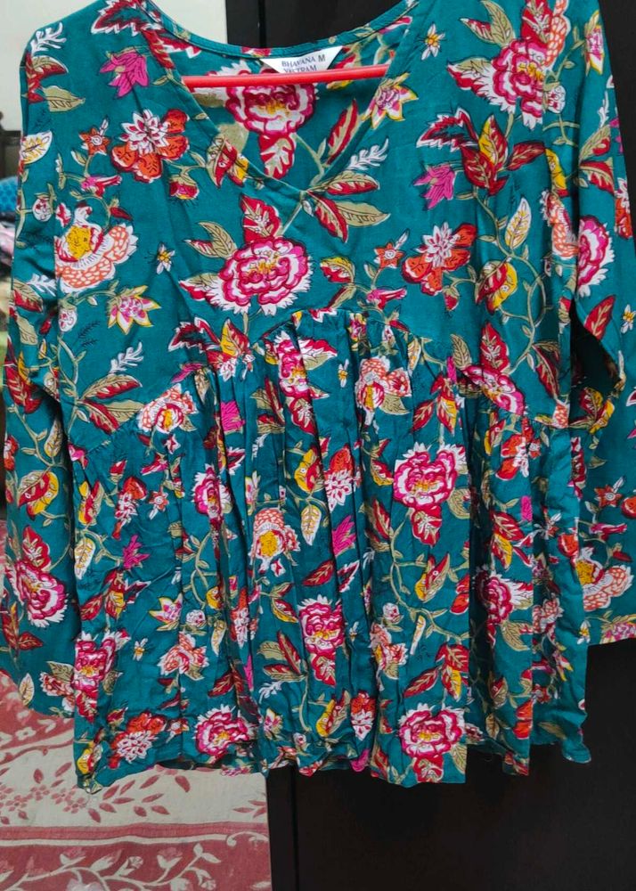 new Floral Print Top