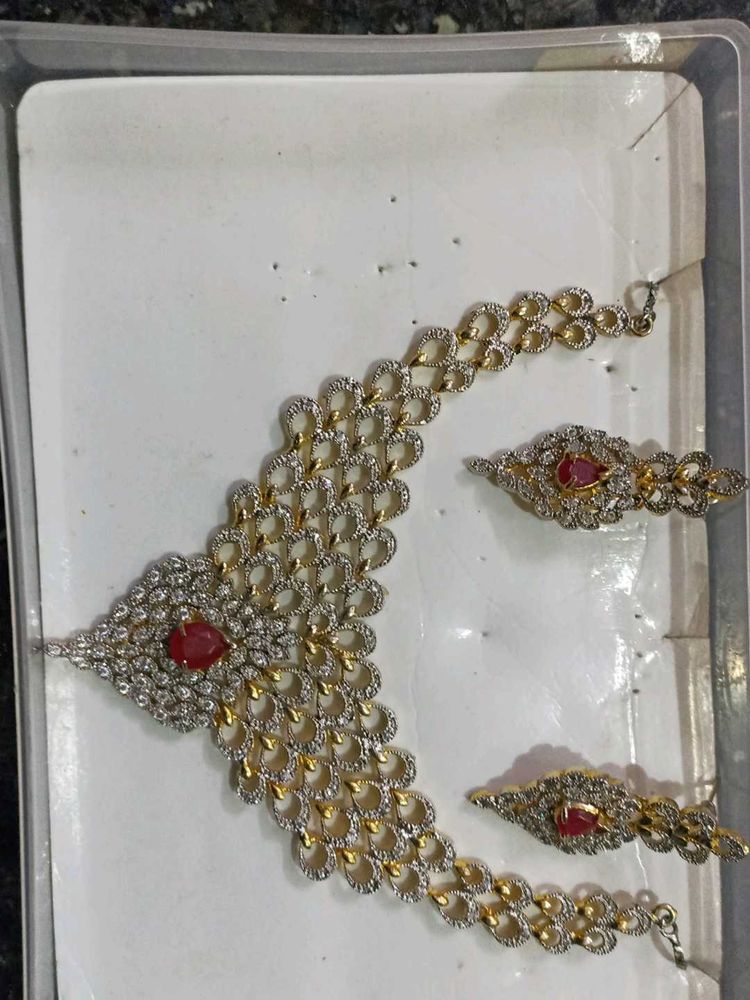 Elegant Necklace Set