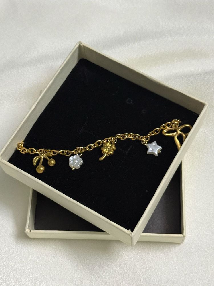 Free Ship + Box✨Anti Tarnish Charms Bracelet