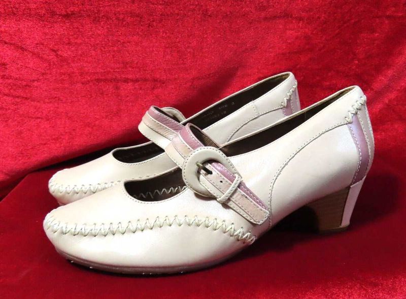 Hotter Beigh Heels