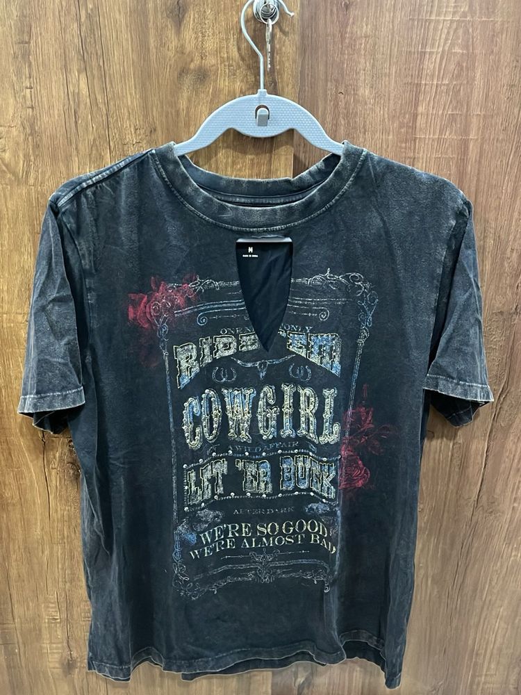 oversized vintage  Cowgirl T-Shirt with cutout 📻