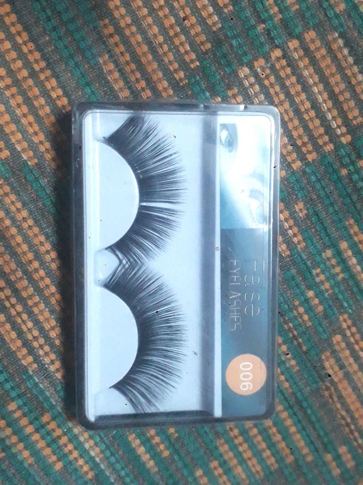 False Eyelashes With GLITTER.